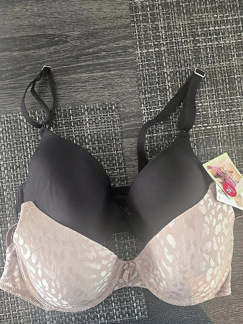Maidenform Self Expressions T-Shirt Bra 2-Pack Black & Pink 36C